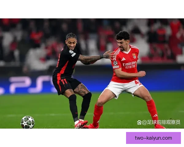 拉菲尼亚在欧冠历史上的13球纪录表现稳健，成为球队进攻利器