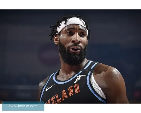 莱奥本赛季表现稳健，状态持续提升，成为球队进攻核心。