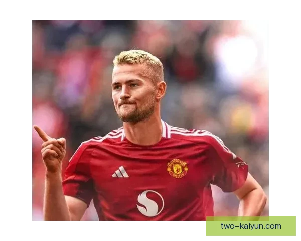 德里赫特防守站位表现稳健，近期比赛拦截与协防效率持续提升